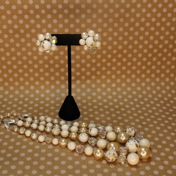 True Vintage 1950-60s Pearl, Gold, Glass Beaded Necklace and Earring Set - Picture 5 of 5